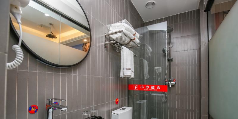 room_a5635d0d-0197-44cf-997e-405f925a75b3.jpg