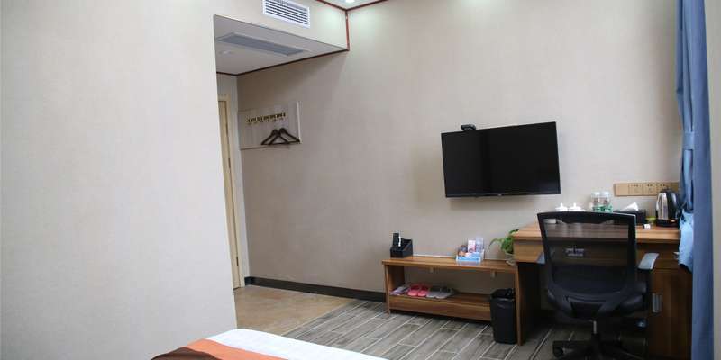 room_d1a7091e-cb40-43f0-9697-1facaa24beb8.jpg