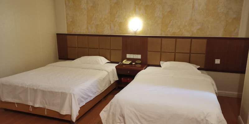 room_e7f0d7d8-e4bf-4f6a-9d5e-b3ab40614222.jpg