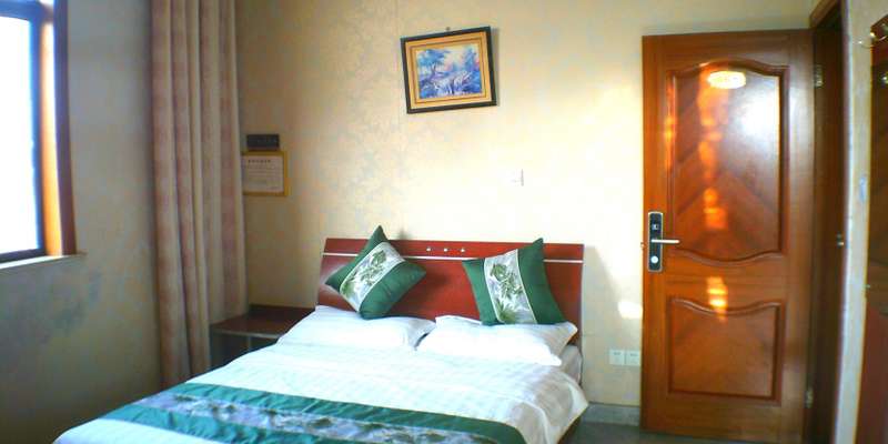 room_f338d1fc-c6c3-45db-a3ed-bec3ede56172.jpg