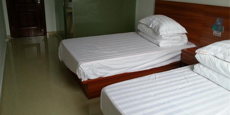 room_6a42e40e-ff8a-4aad-88f7-8c2aceef8cac.jpg