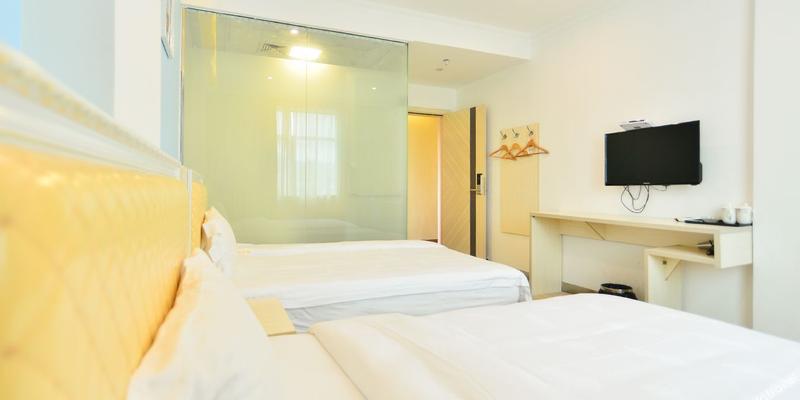 room_cf42f3a4-2b39-4718-94ac-7ff6774d8884.jpg
