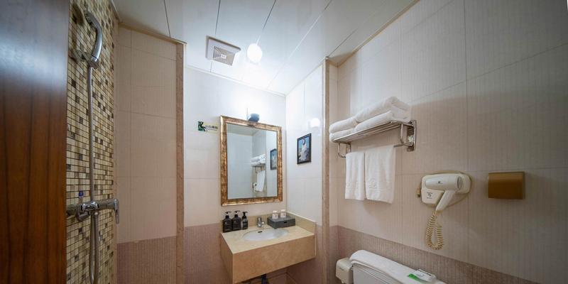 room_71aa9f03-6388-4bb4-9cf9-090180c5dad7.jpg