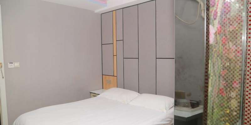 room_9359ded7-bac3-4810-b586-67109cb7cc94.jpg