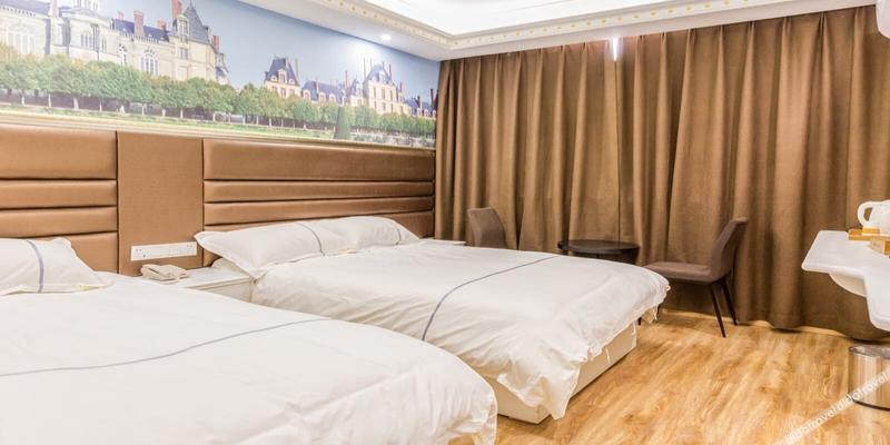 room_f06fe693-7cd0-477d-8779-acd9954b1bf3.jpg