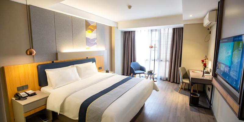 room_5ff46c45-3e63-467e-85cf-8c3ee136c449.jpg