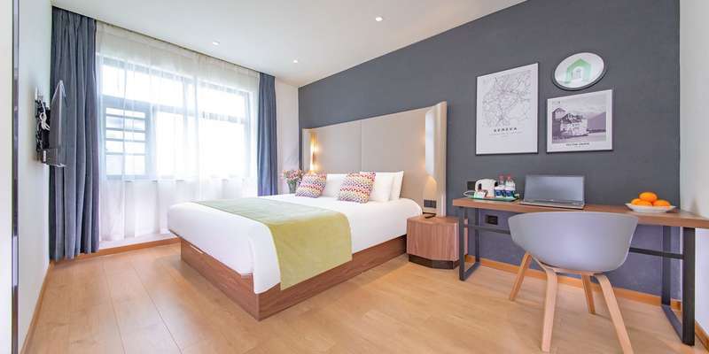room_e00f9844-6725-403a-a82a-95ecced069a0.jpg