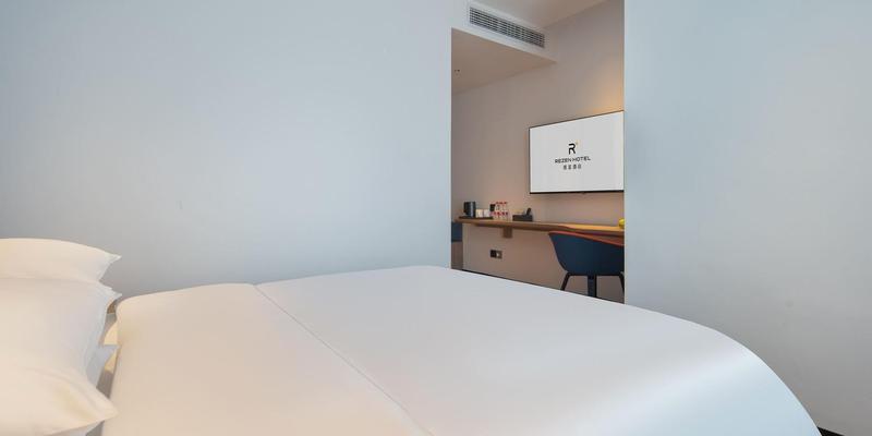 room_e48e4b88-479c-4e07-a06a-ef519c5107e1.jpg