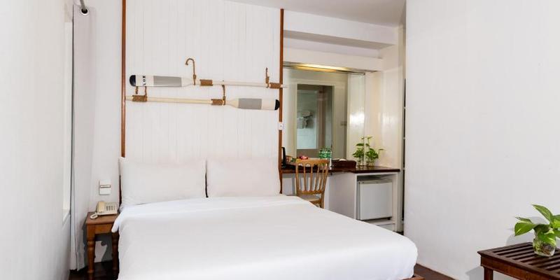 room_e30d9e7c-19ab-4df2-a073-6edfe7de4b82