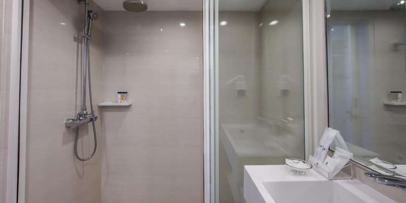 room_7c99b280-d3fa-450c-8c9b-051c7bb057cd.jpg