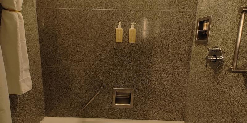 room_2e28fdc5-c70c-42c6-ab31-92dff9c111bc.jpg