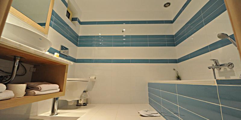 room_3eaa9c50-c576-4f1a-9aa8-3789b8c8d595.jpg