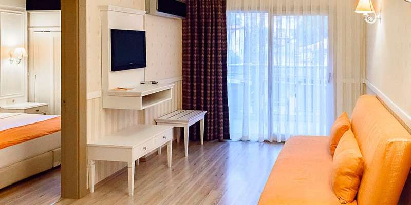 room_3bf60e3d-01d7-497e-b2a9-6a380220d230