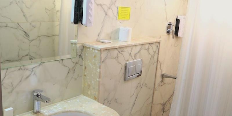 room_9cc2fddd-2ac2-49ed-a197-08d5b69b8fdc.jpg