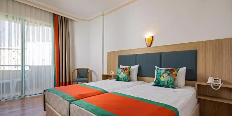 room_ca1c454a-8d32-40ac-a6af-4f1792e0ffb7.jpg