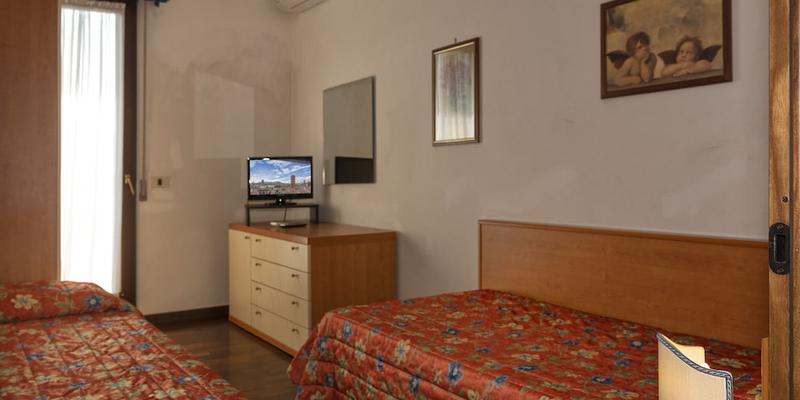room_0bca60ca-4e01-47ab-8cb6-97668e03adcc.jpg