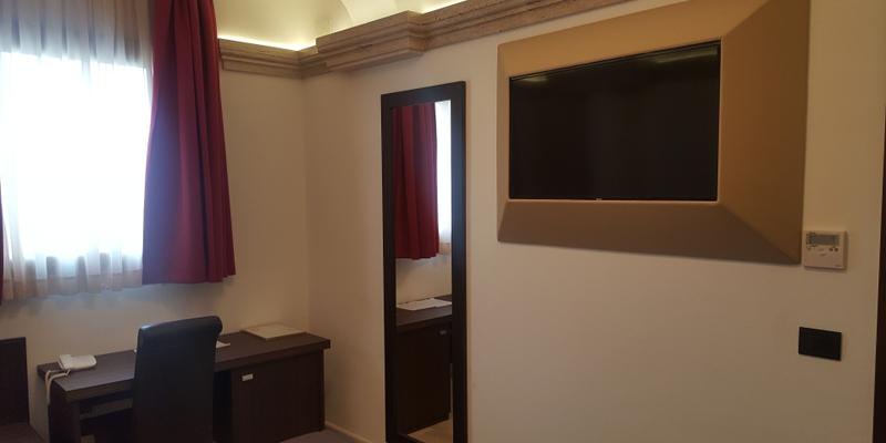room_c2b1bcf4-7931-4f31-8fcd-b45f85a3071f.jpg