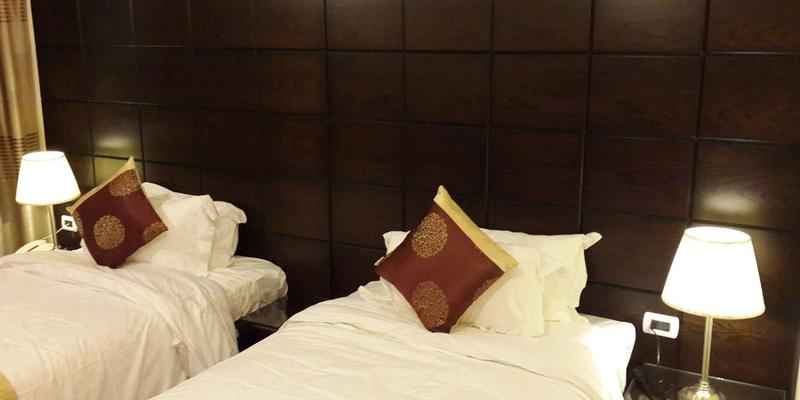 room_6c04c82a-e111-4bc3-9788-dc95681a6d13.jpg