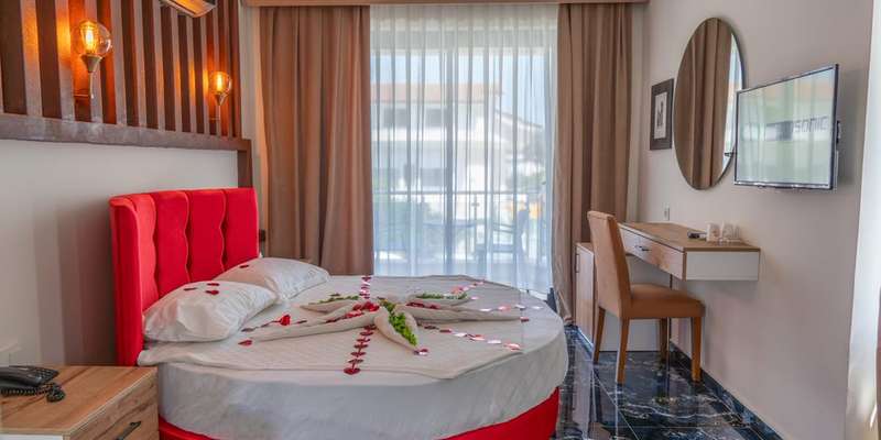 room_d7336f4b-50eb-40dd-9362-6e3370f50aec