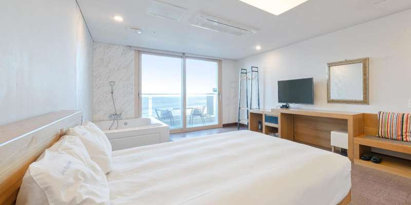 room_a0c8bfe0-b3bd-4f68-9e2f-9bc24d6fc09d.jpg