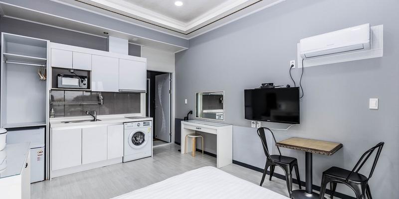 room_298a75d3-0ec3-4ea9-a8b9-c7fa8cb3f90d.jpg