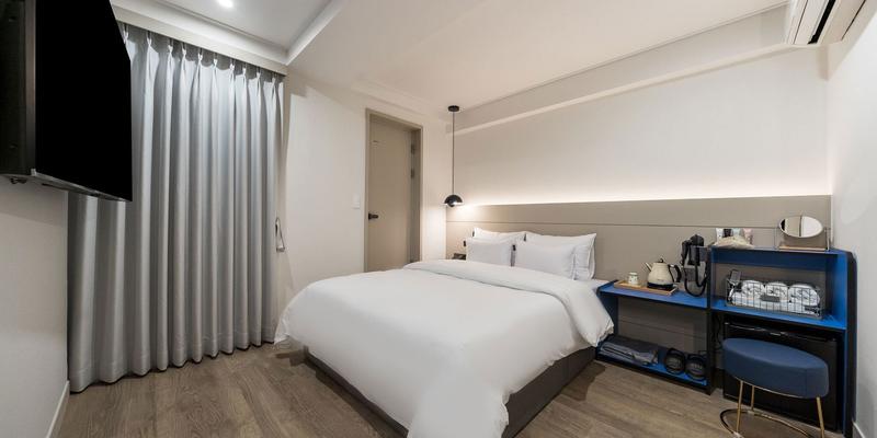 room_b49734f9-4c03-47b2-9cb3-2bfa4f77720a.jpg