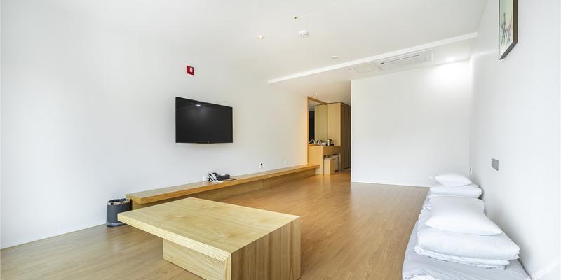 room_c42e08b7-17e5-4562-89ee-9759532ec92a.jpg