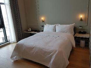 room_0f4df42a-8af5-46a7-9eff-e992da1b6e36.jpg