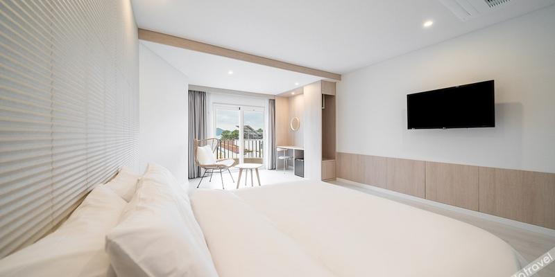 room_75c8ba9c-24cd-458b-8c7d-a10304d1a2b4.jpg