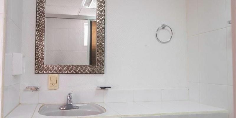 room_e09d897a-0321-43cc-a835-1ba856f56c40.jpg