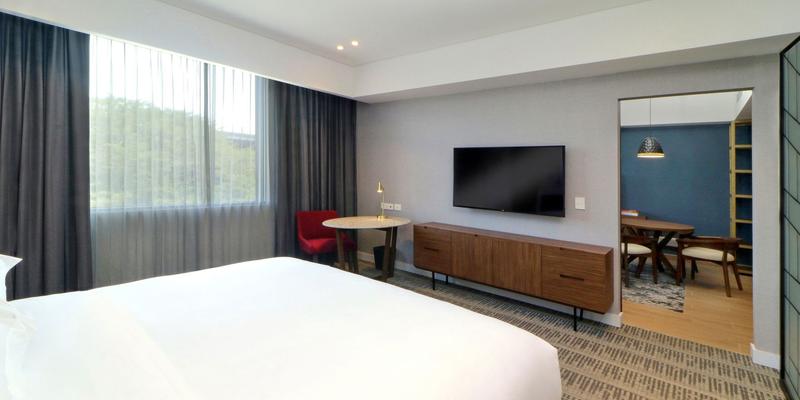 room_c934f1f6-9f2f-4dcc-828b-2dd88d9d96bd.jpg