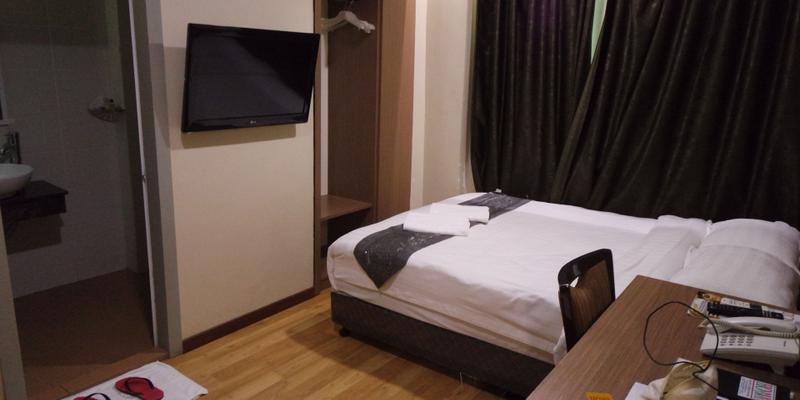 room_5ca8901d-550e-42a3-b7c4-6ea0bc7e8ec0.jpg