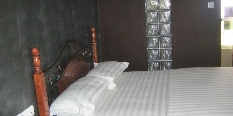 room_ff6e9bdb-763c-407a-a3df-c9cba0c90cc7.jpg