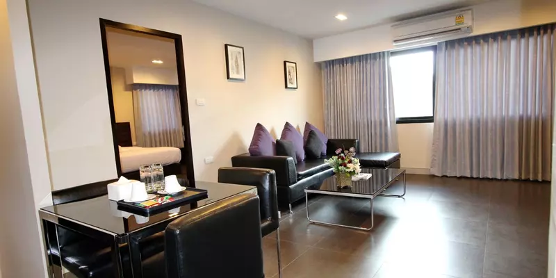 room_051686fe-a0c5-4f46-b79f-3c0808b03a7a.jpg