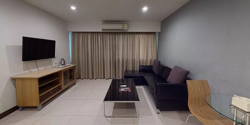 room_e8cf25ea-364d-4c80-9d01-ca349d54e3e7.jpg