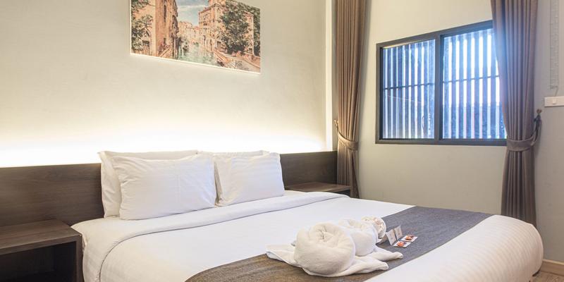 room_1048ecb8-77d8-4a83-b09b-efbae6770e9a.jpg