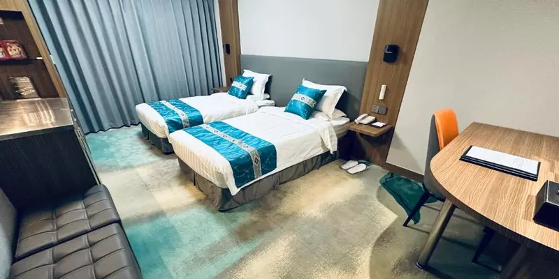 room_95cf5ea6-ee17-43b8-bd13-21ee5e5d8276