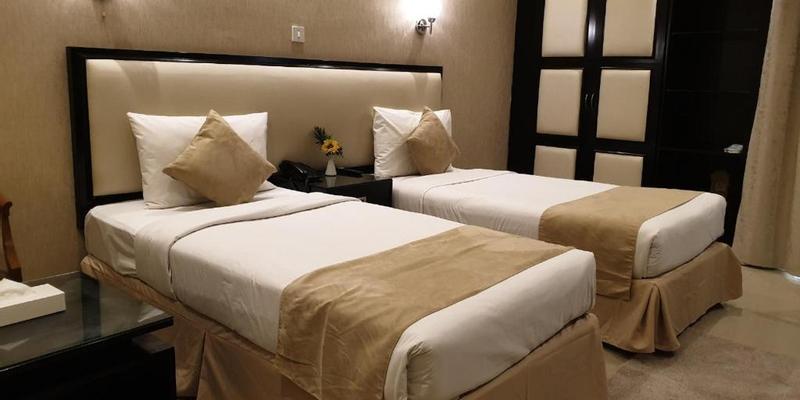 room_eae53bb6-99f3-478b-8eeb-2ee79cb6bf9e.jpg