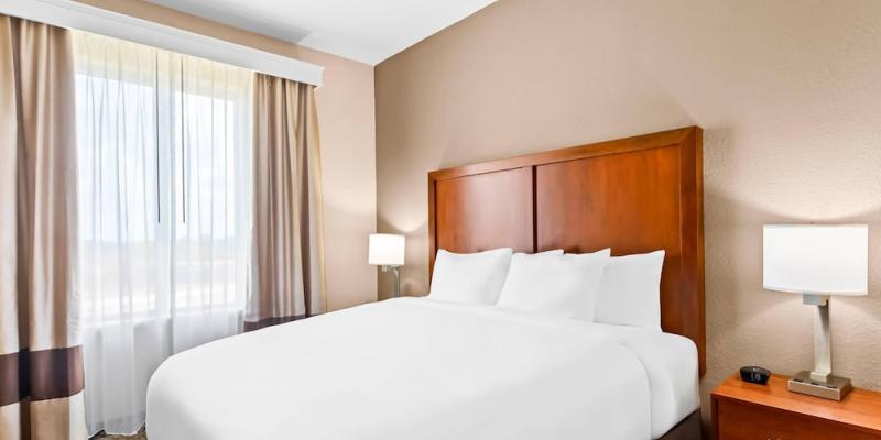 room_e63f6c6d-c9be-40ff-a91c-cf8bfec852b5.jpg