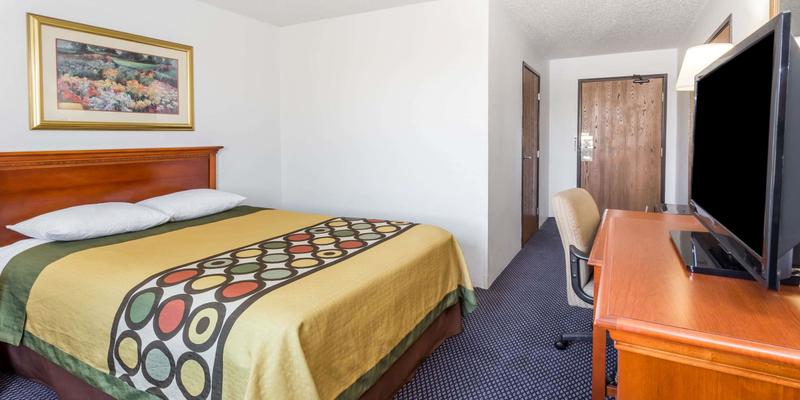 room_958941aa-3da8-4cc8-a4c5-b7e13e1b8014.jpg