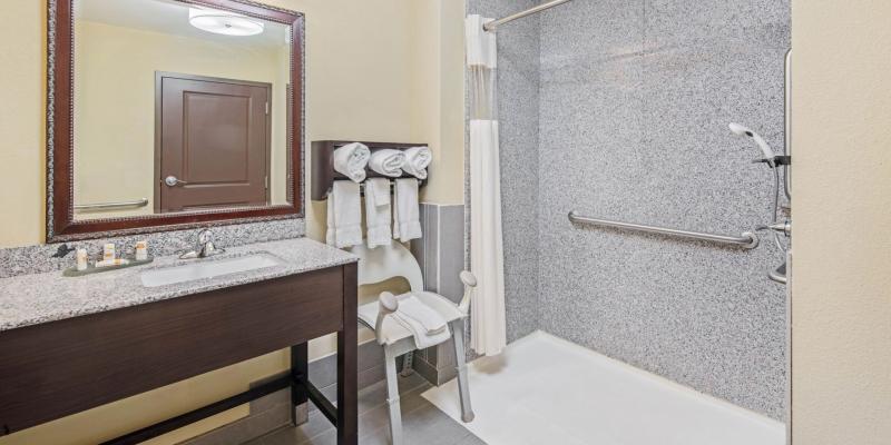 room_c004d5cd-a8d6-44bb-b5e2-3a28a837deae.jpg