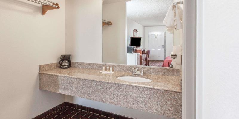 room_d573045e-4fe9-4b38-8d71-fd6d86f7a6bd.jpg