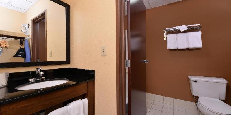 room_2d8b2859-eccb-4a8e-80f1-7fa983ee1102.jpg