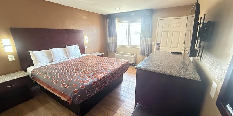 room_6eeb659d-25da-47c0-9cd3-b46a783dee98.jpg
