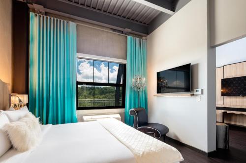 room_8e1dd168-cd63-46a5-9994-08d42b2100a4.jpg