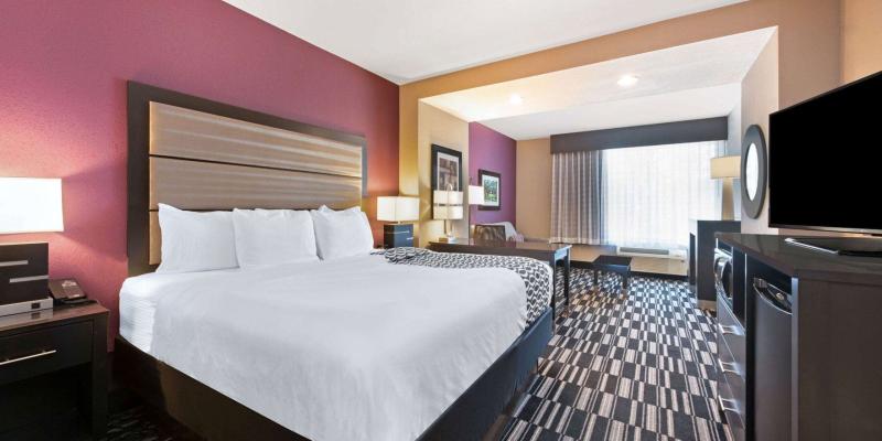 room_8a3c068b-254e-474d-ac4e-fd44b3a7361a.jpg