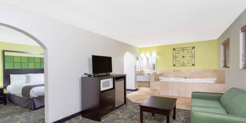 room_97d0f79d-6560-48d1-9d66-aac8ecf13e4f.jpg