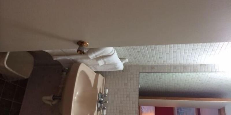 room_0f0f5fd4-5c0b-45de-88e3-922e4d82f0cc.jpg
