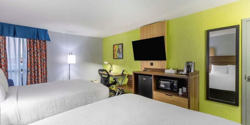 room_e6ff94ee-065a-4db9-be37-21dcf3c1d84a.jpg