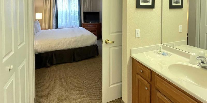 room_4c7f2e8d-83fc-4587-95bd-9bc1aa0ffd7f.jpg